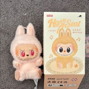 Have a seat labubu “Dada”